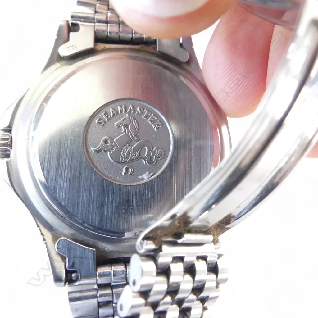 An Omega Seamaster quartz 120m wristwatch, Image 1++